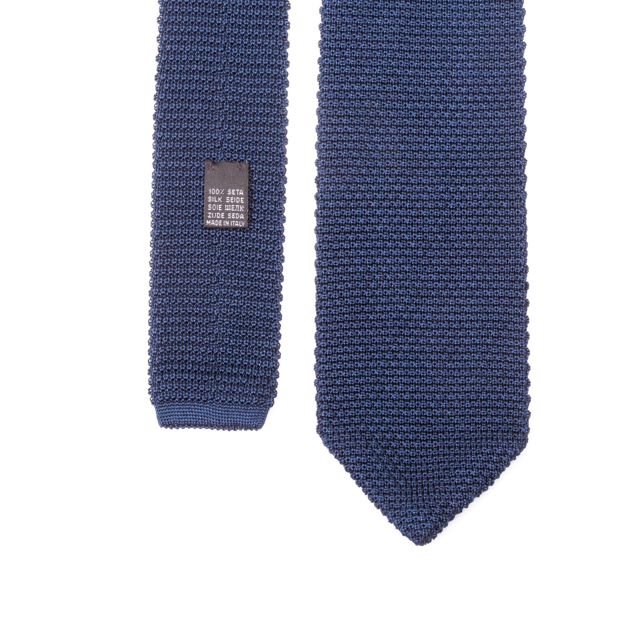 luxury-italian-knitted-silk-tie-navy-blue
