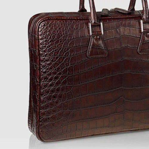 italian-crocodile-leather-document-holder-himalaya-detail-hardware