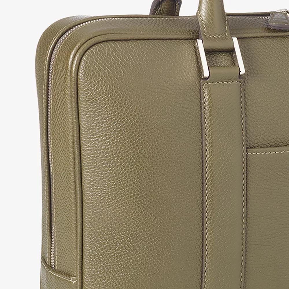 italian-calfskin-document-holder-olive-hardware-detail